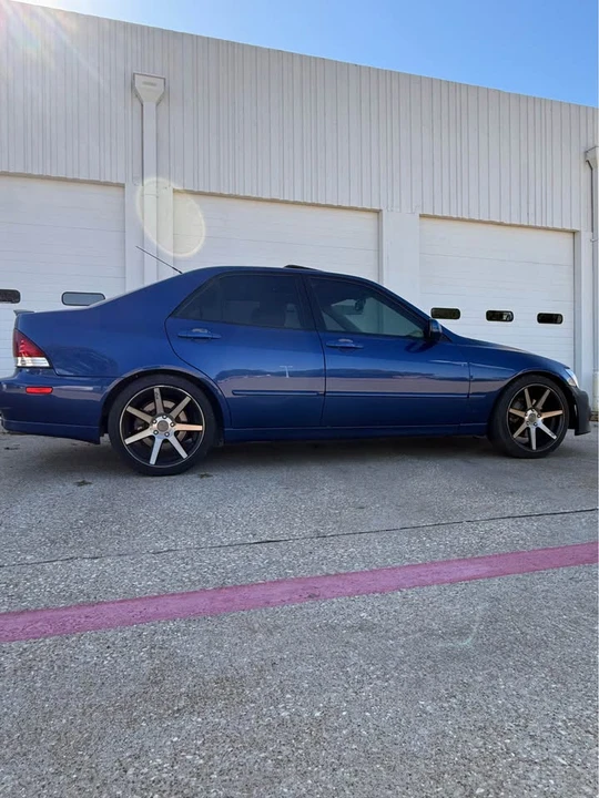 2003 Lexus IS 1st Gen - Image 4 of 9