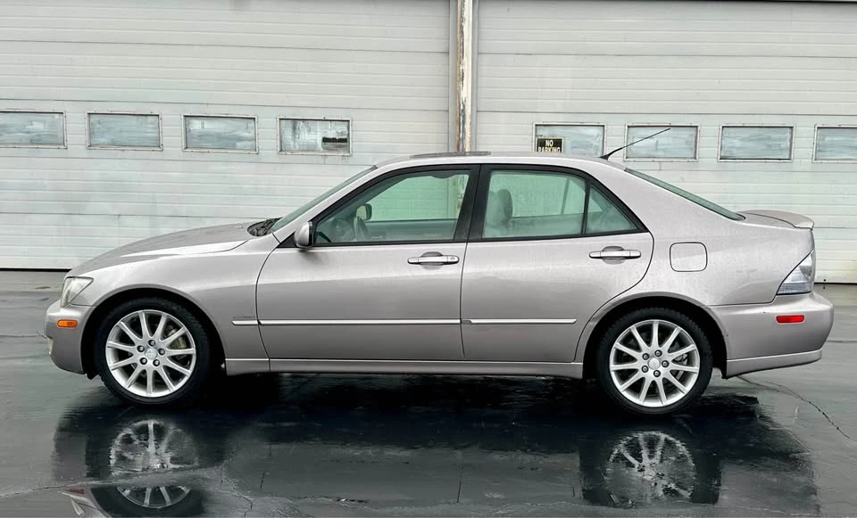 2003 Lexus IS 1st Gen - Image 4 of 15