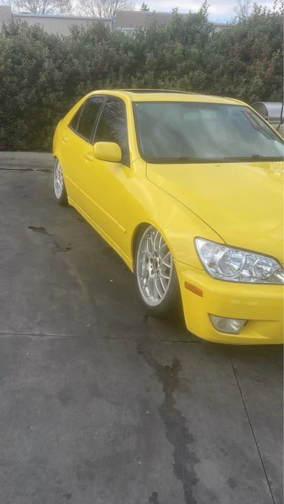 2003 Lexus IS 1st Gen - Image 4 of 5