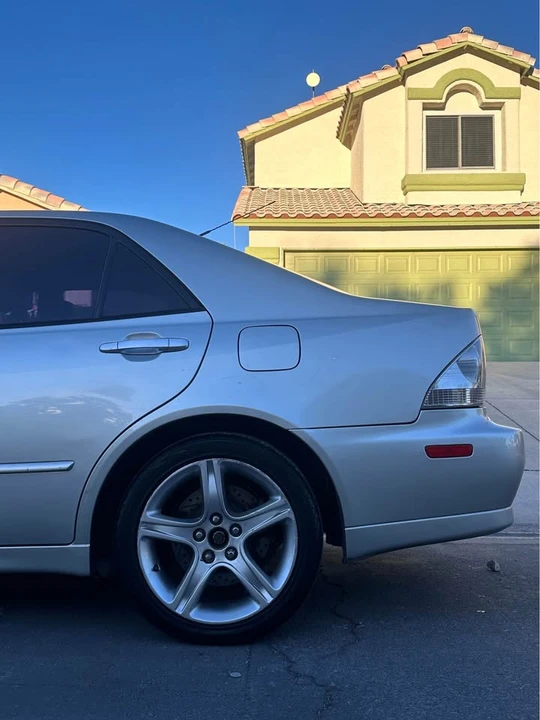2003 Lexus IS 1st Gen - Image 5 of 13