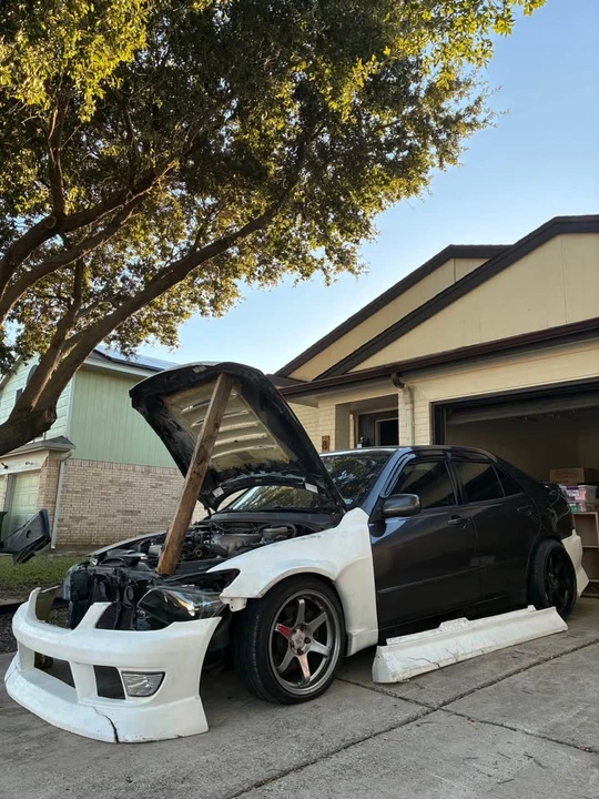 2003 Lexus IS 1st Gen - Image 2 of 7