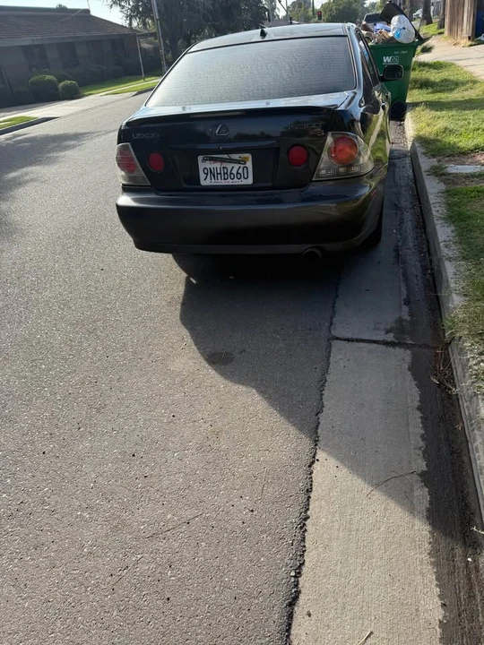 2003 Lexus IS 1st Gen - Image 4 of 4