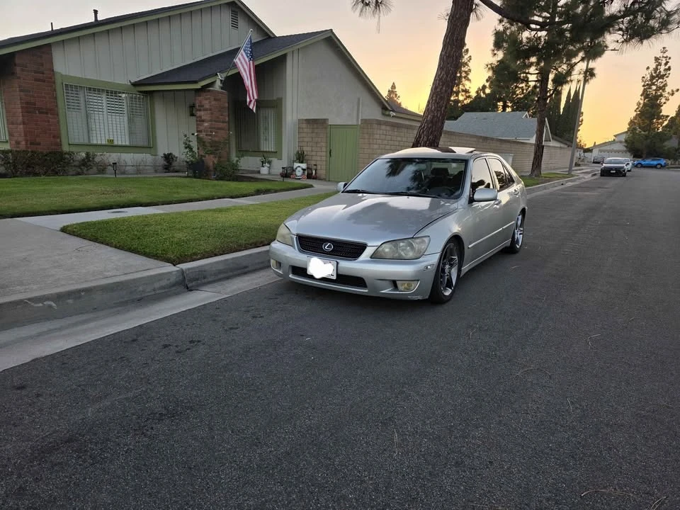 2003 Lexus IS 1st Gen - Image 9 of 10