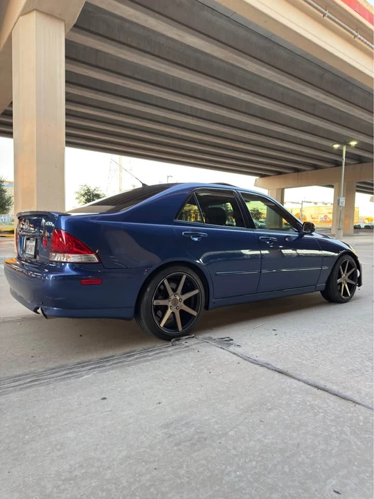 2003 Lexus IS 1st Gen - Image 2 of 10
