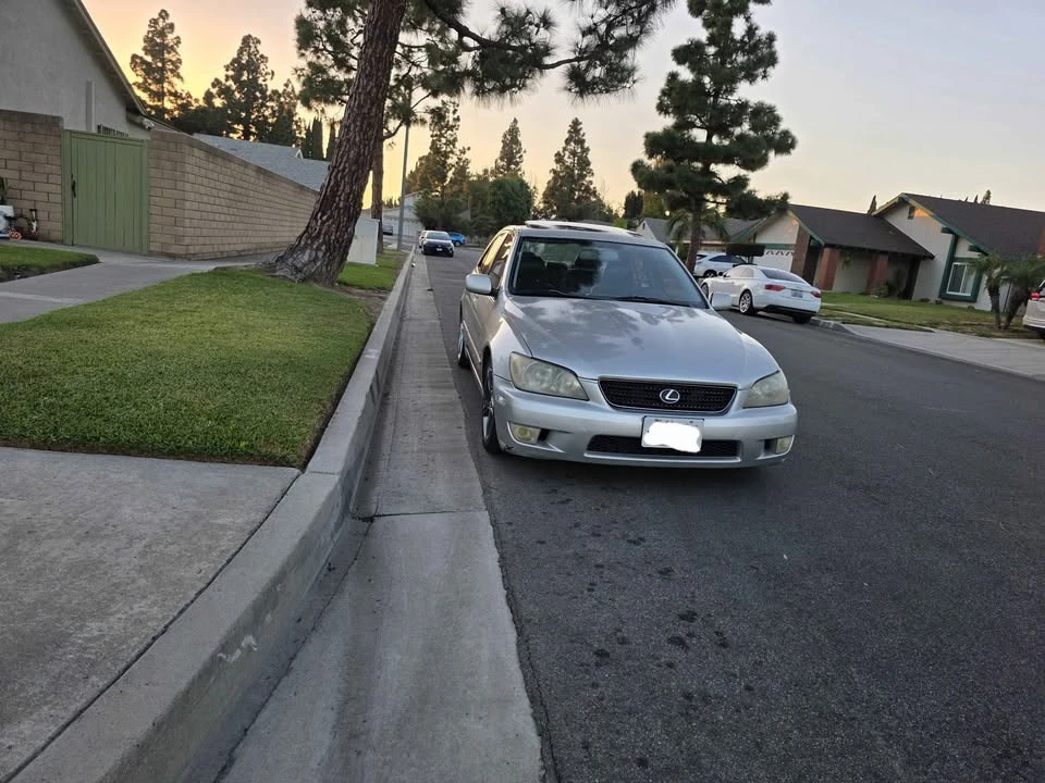 2003 Lexus IS 1st Gen - Image 3 of 10