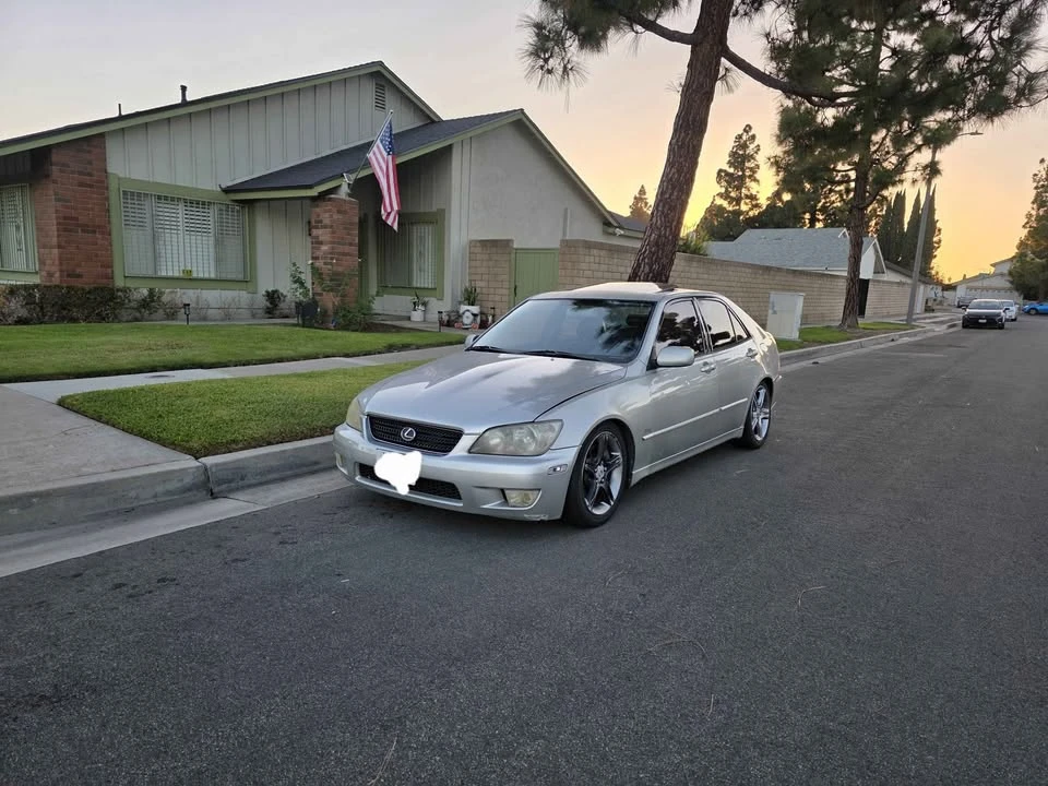 2003 Lexus IS 1st Gen - Image 8 of 10