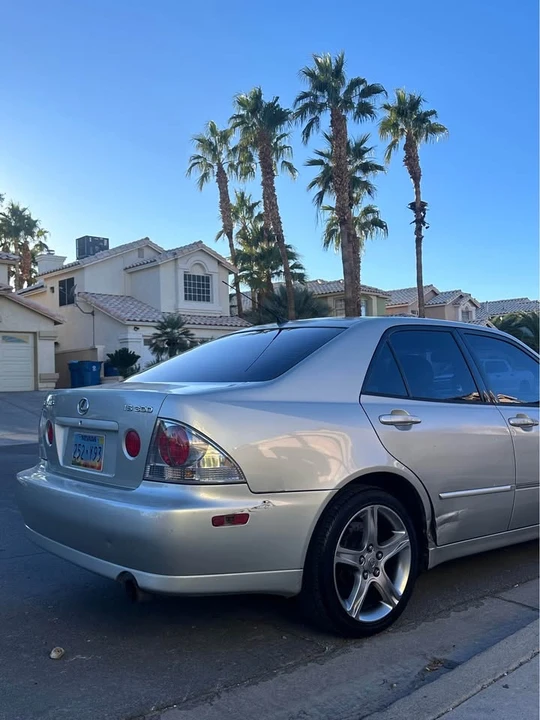 2003 Lexus IS 1st Gen - Image 5 of 12