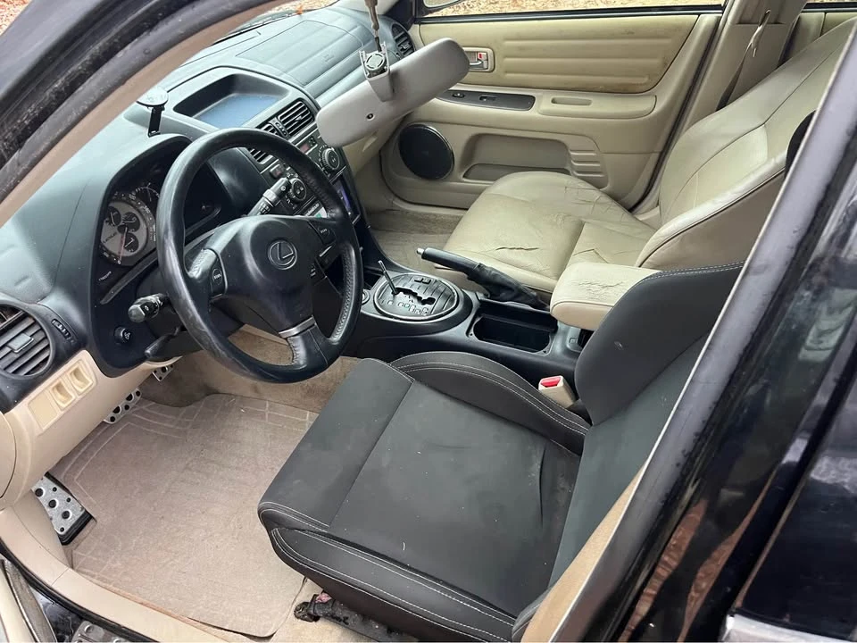 2003 Lexus IS 1st Gen - Image 8 of 10