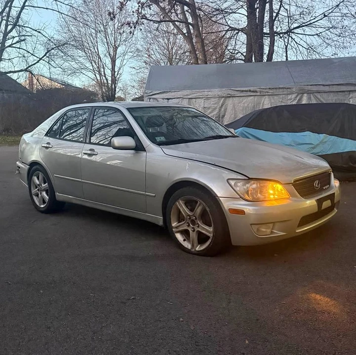 2003 Lexus IS 1st Gen - Image 2 of 7
