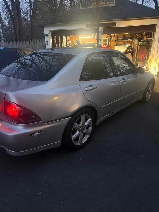 2003 Lexus IS 1st Gen - Image 4 of 7