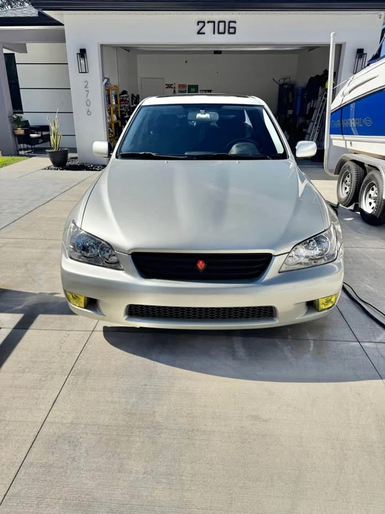 2003 Lexus IS 1st Gen - Image 2 of 11