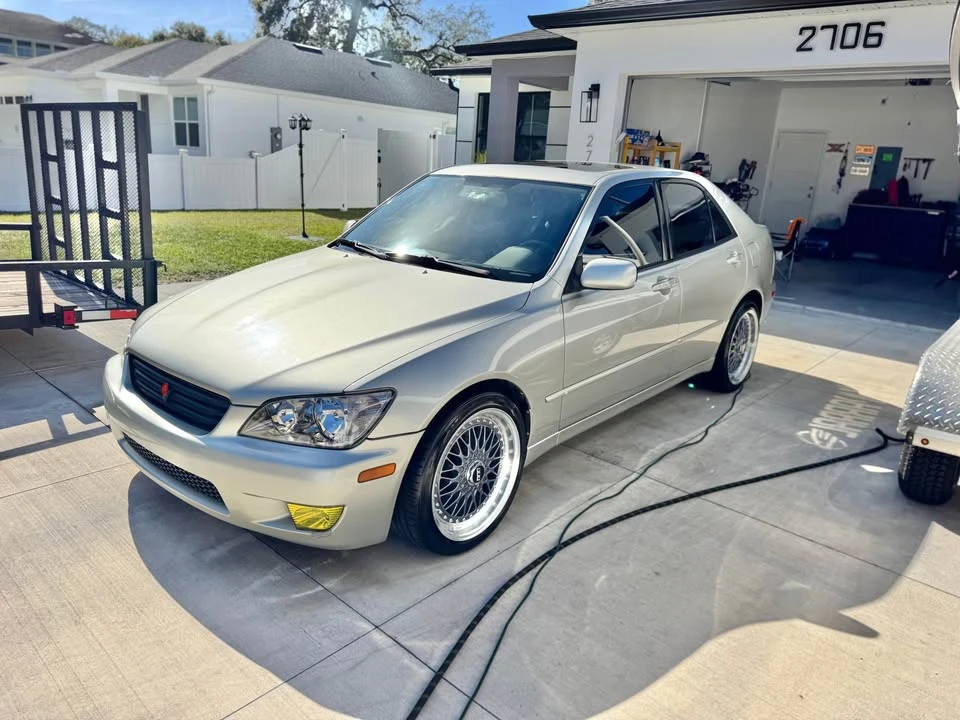 2003 Lexus IS 1st Gen - Image 4 of 11
