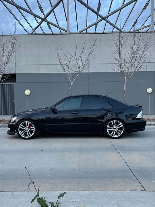 2003 Lexus IS 1st Gen - Image 3 of 10