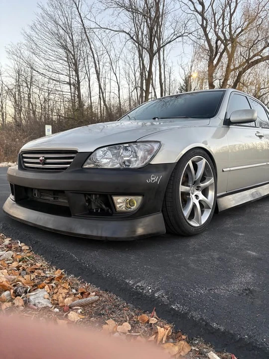 2003 Lexus IS 1st Gen - Image 2 of 5