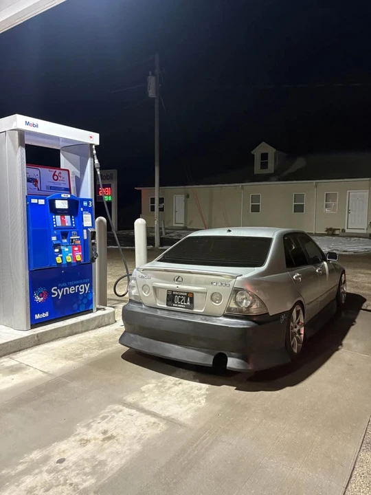 2003 Lexus IS 1st Gen - Image 4 of 5
