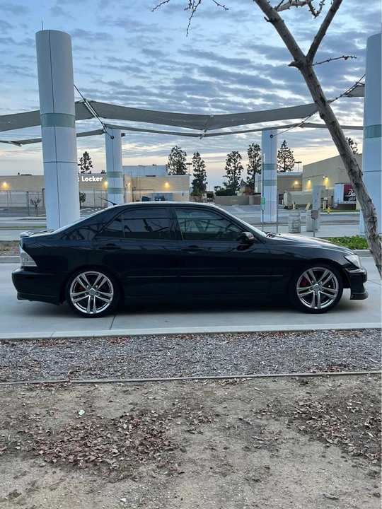 2003 Lexus IS 1st Gen - Image 2 of 10