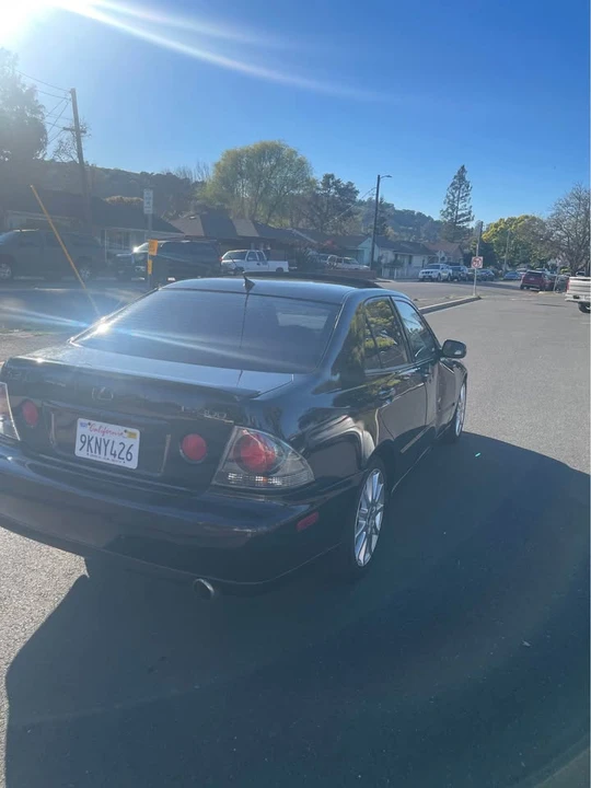 2003 Lexus IS 1st Gen - Image 5 of 12