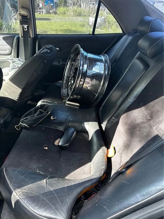 2003 Lexus IS 1st Gen - Image 4 of 6