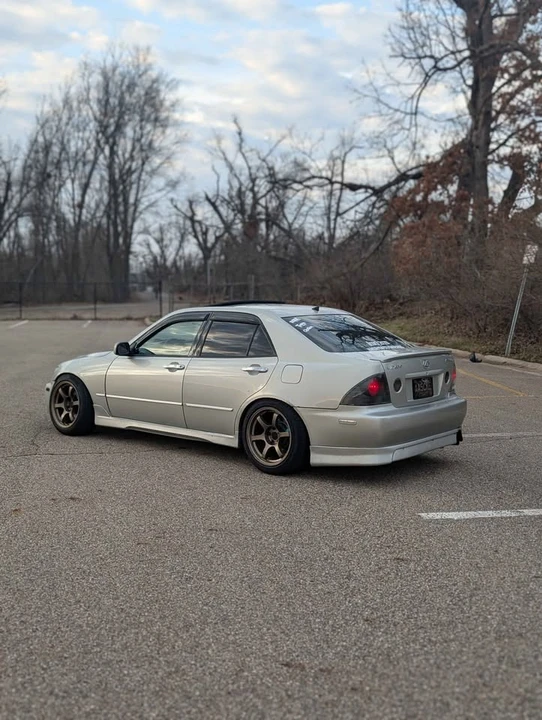 2003 Lexus IS 1st Gen - Image 2 of 9