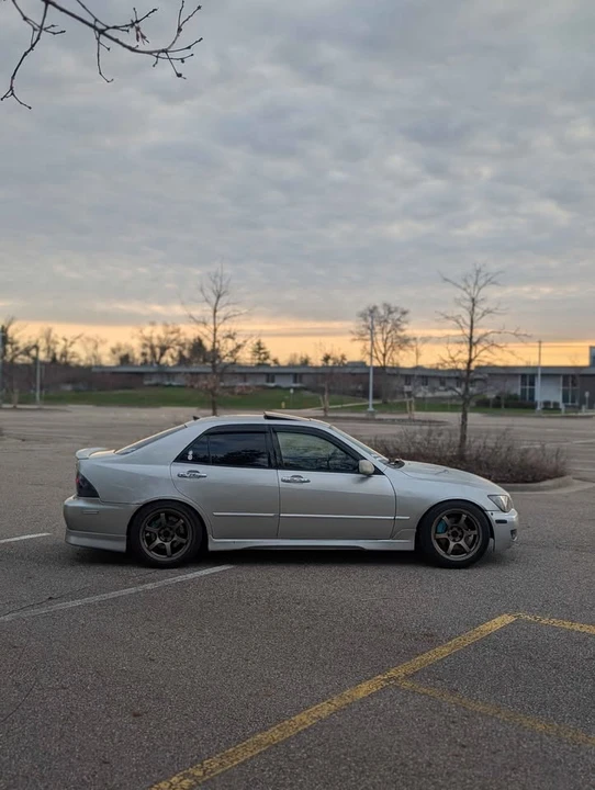 2003 Lexus IS 1st Gen - Image 4 of 9
