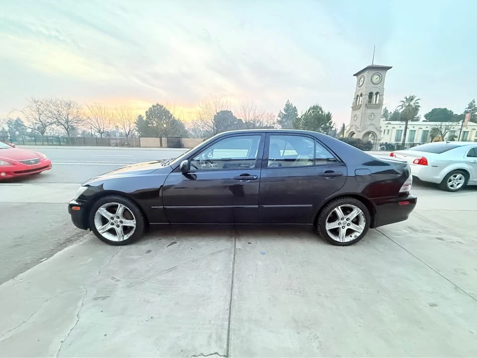 2003 Lexus IS 1st Gen - Image 8 of 17