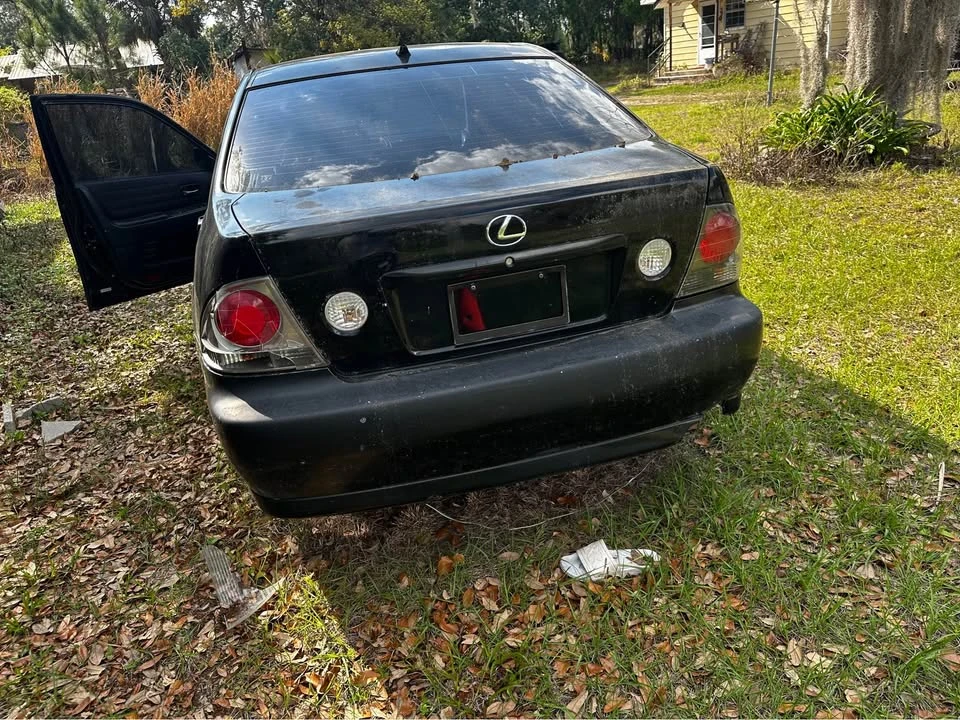 2003 Lexus IS 1st Gen - Image 5 of 6