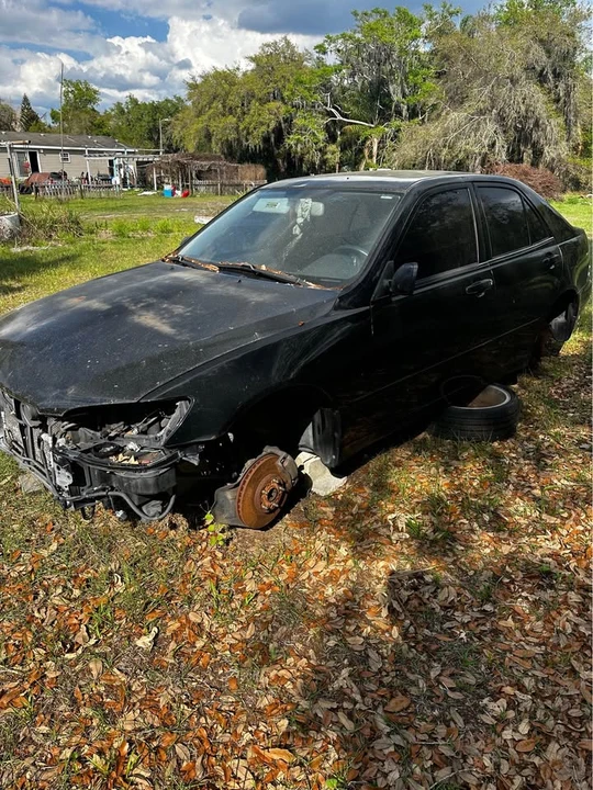 2003 Lexus IS 1st Gen - Image 2 of 6