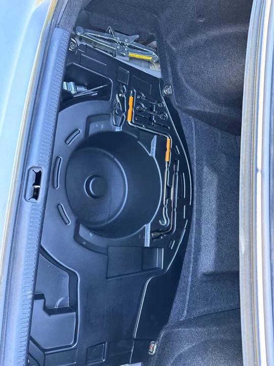 2003 Lexus IS 1st Gen - Image 16 of 19