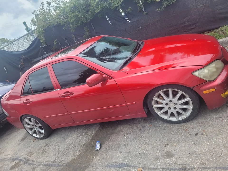 2003 Lexus IS 1st Gen - Image 4 of 8
