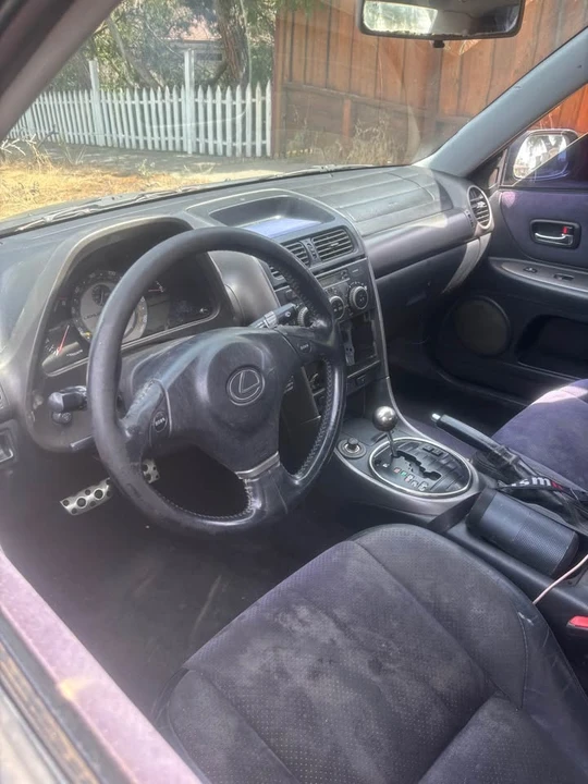 2003 Lexus IS 1st Gen - Image 4 of 4