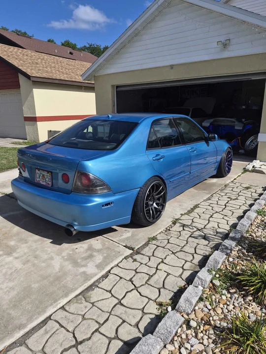 2003 Lexus IS 1st Gen - Image 2 of 4
