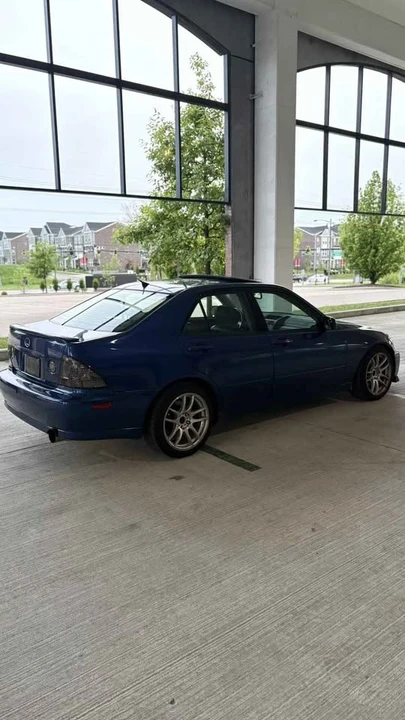 2003 Lexus IS 1st Gen - Image 4 of 19