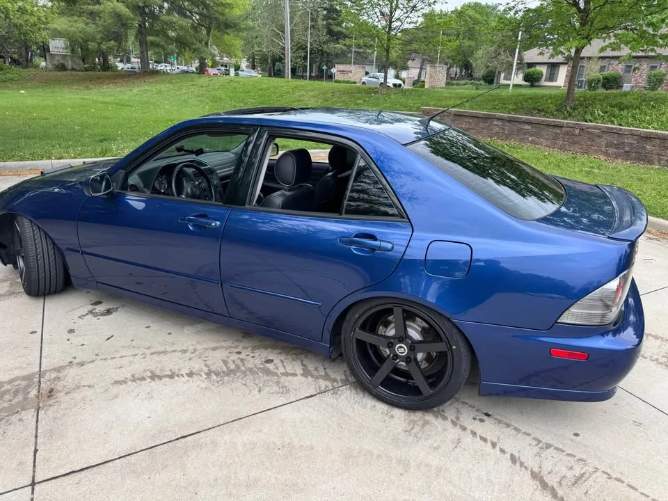 2003 Lexus IS 1st Gen - Image 5 of 20