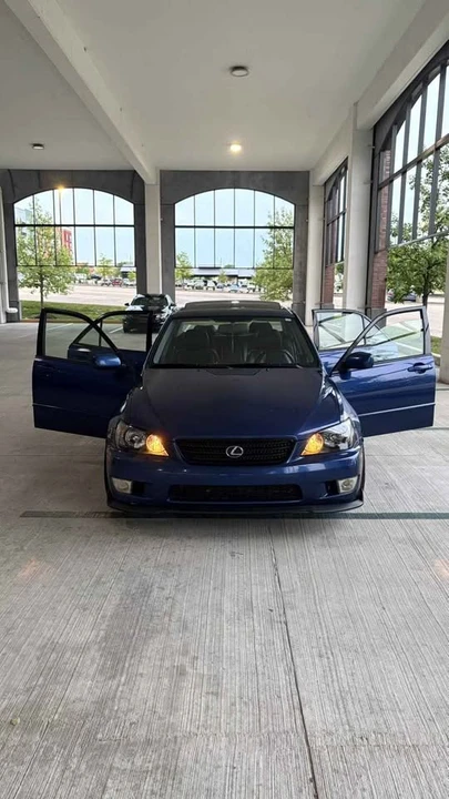 2003 Lexus IS 1st Gen - Image 15 of 19