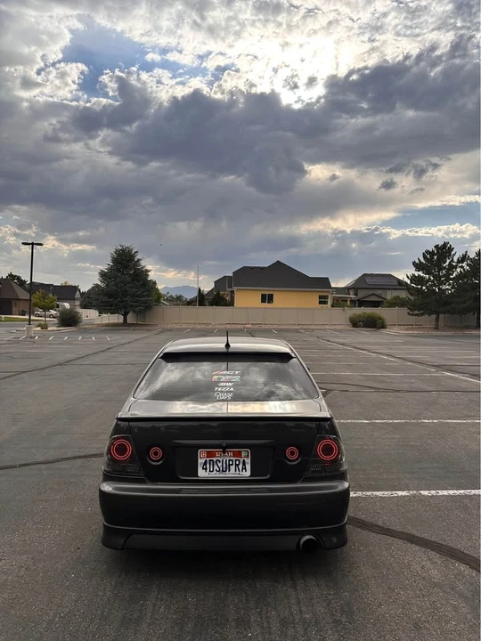 2003 Lexus IS 1st Gen - Image 4 of 15