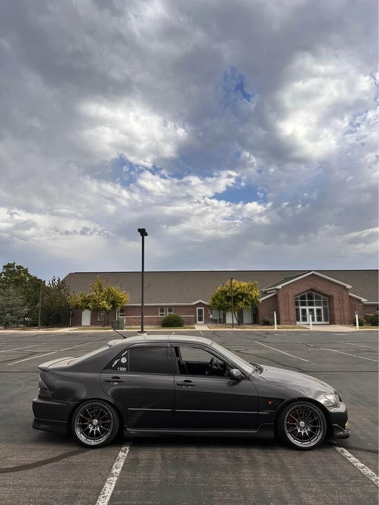2003 Lexus IS 1st Gen - Image 2 of 15