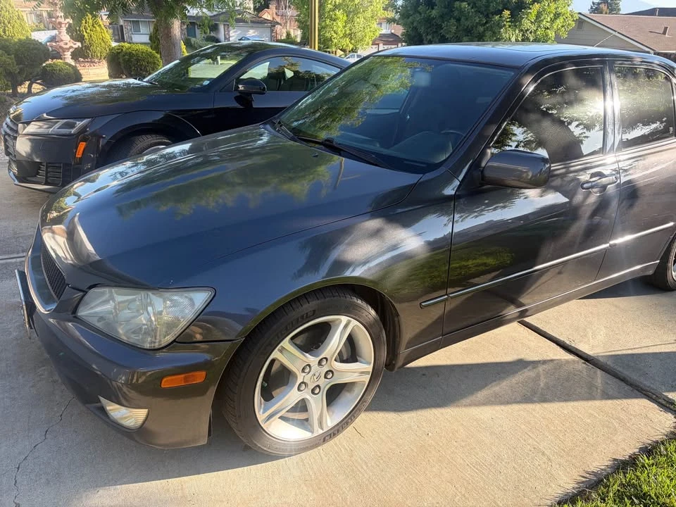 2003 Lexus IS 1st Gen - Image 2 of 8
