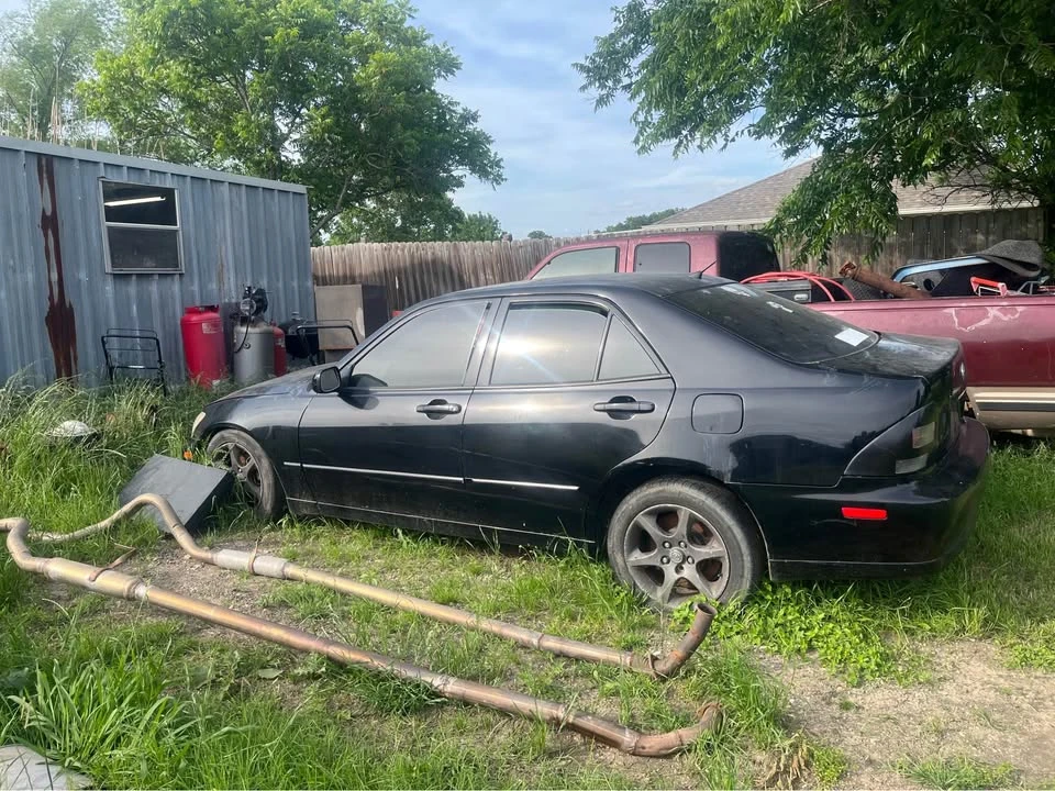 2003 Lexus IS 1st Gen - Image 2 of 8
