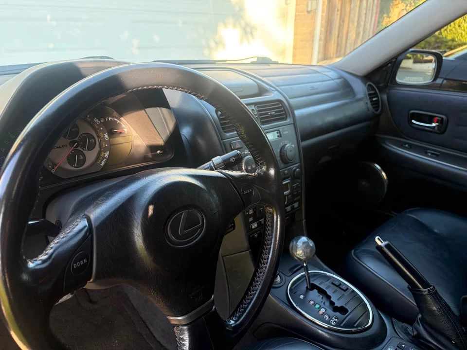2003 Lexus IS 1st Gen - Image 5 of 8