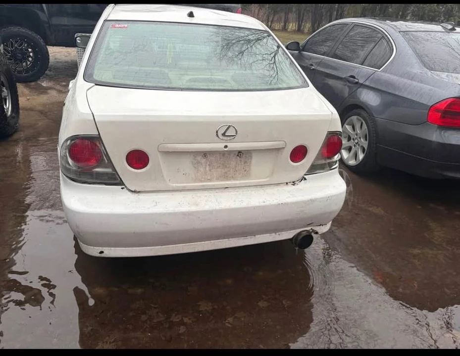 2003 Lexus IS 1st Gen - Image 6 of 9