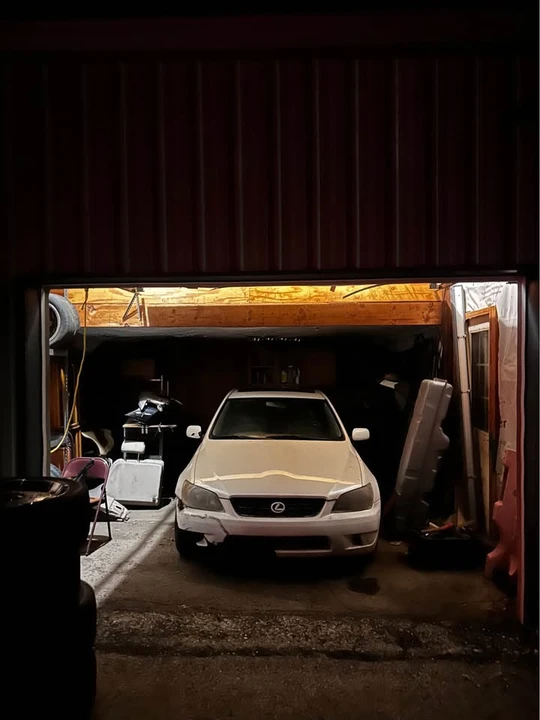 2003 Lexus IS 1st Gen - Image 2 of 9