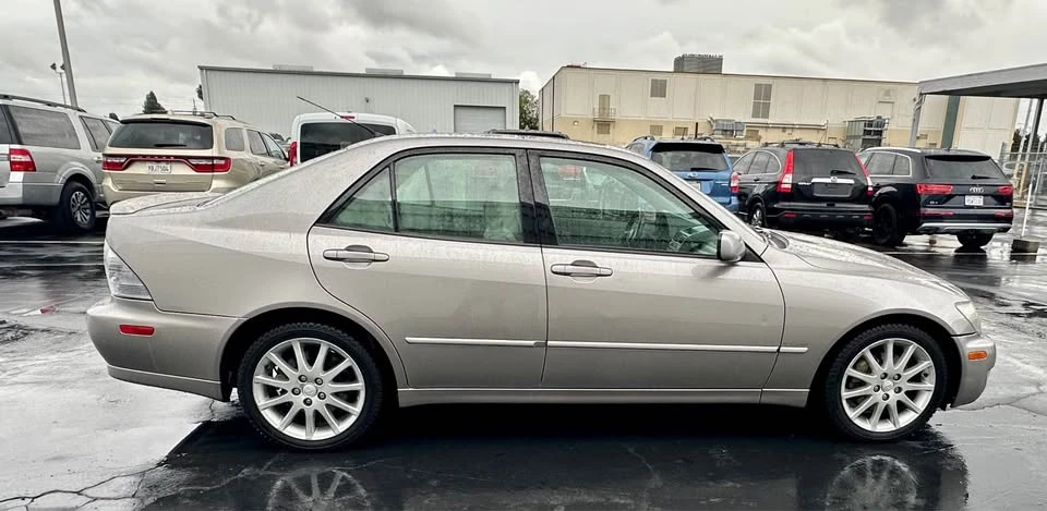2003 Lexus IS 1st Gen - Image 3 of 17