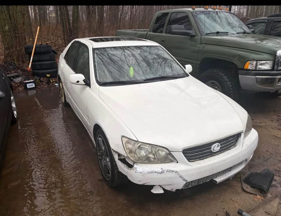 2003 Lexus IS 1st Gen - Image 5 of 9