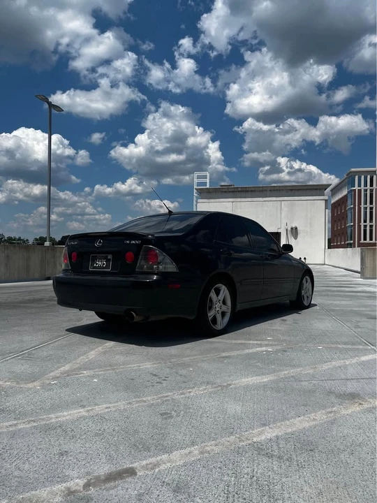 2003 Lexus IS 1st Gen - Image 5 of 17
