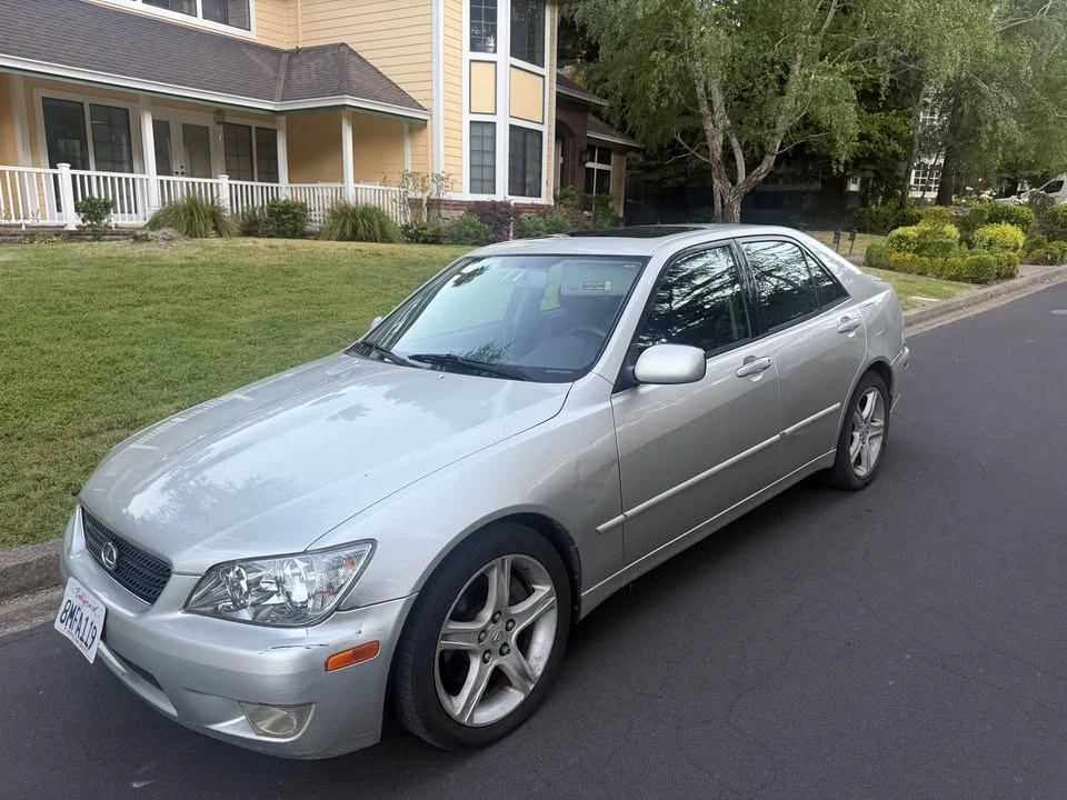 2003 Lexus IS 1st Gen - Image 2 of 7
