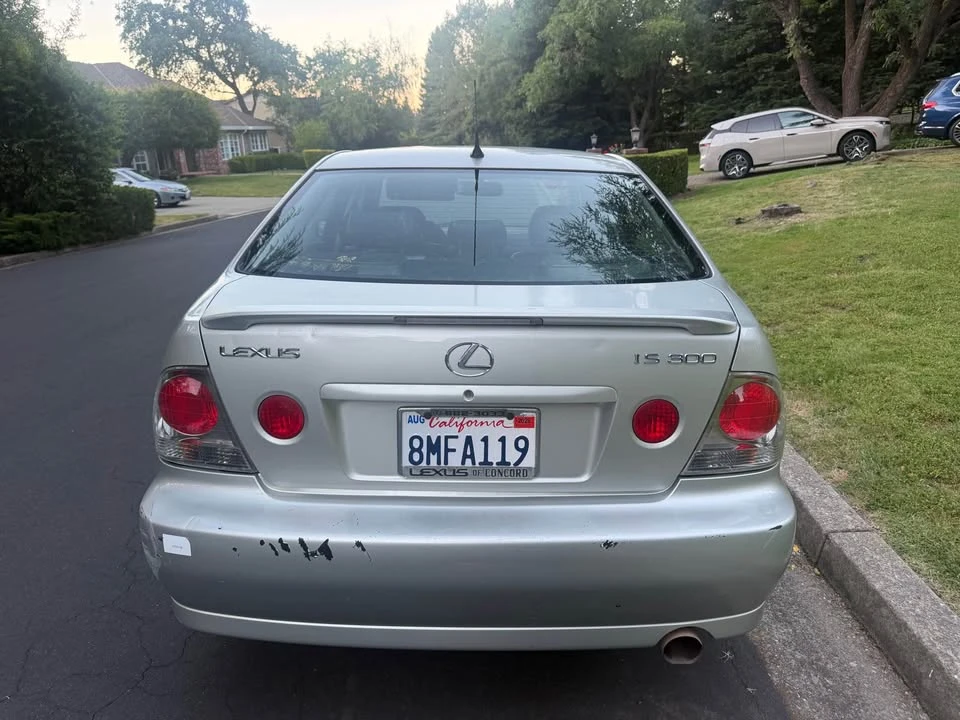 2003 Lexus IS 1st Gen - Image 5 of 7