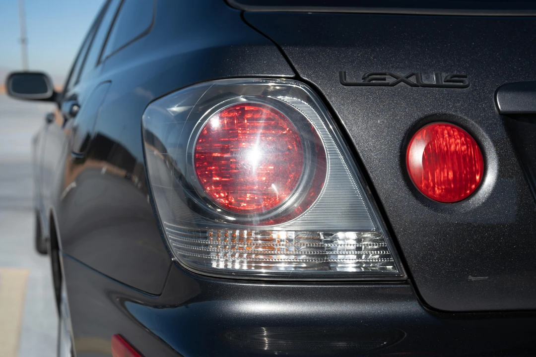 2003 Lexus IS 1st Gen - Image 26 of 31