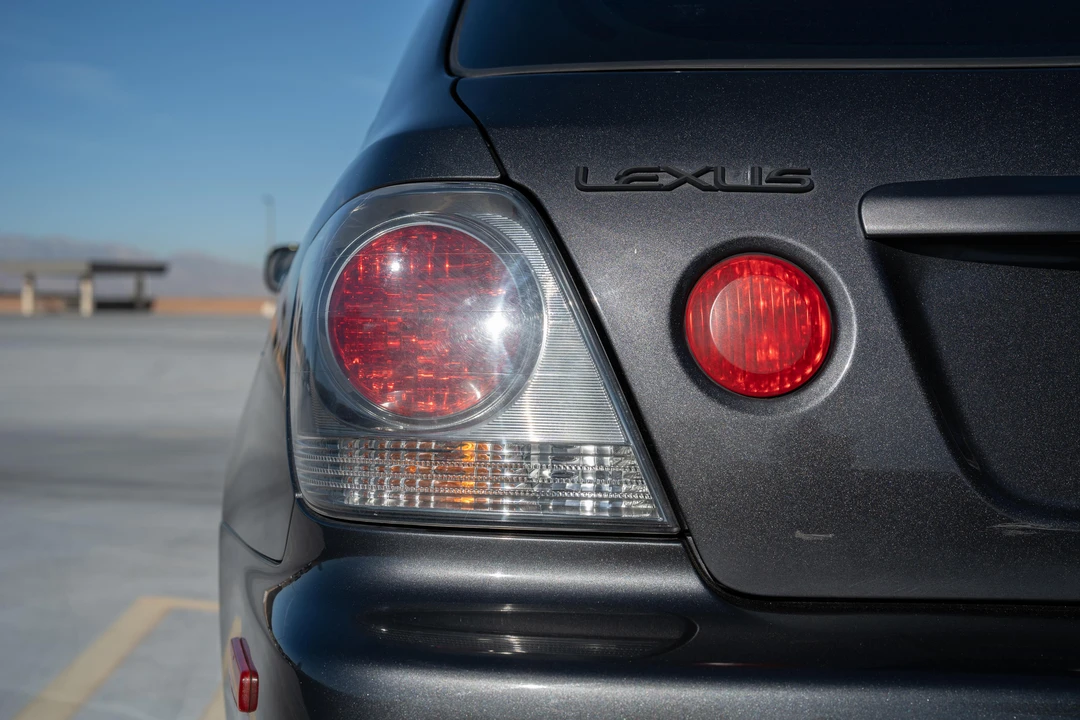 2003 Lexus IS 1st Gen - Image 27 of 31