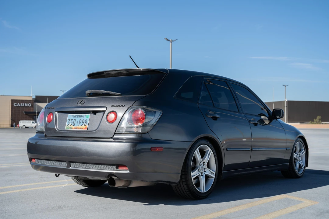 2003 Lexus IS 1st Gen - Image 10 of 31