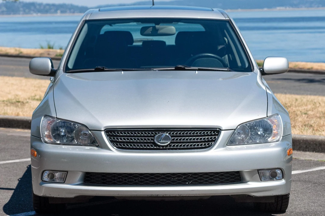 2003 Lexus IS 1st Gen - Image 2 of 31